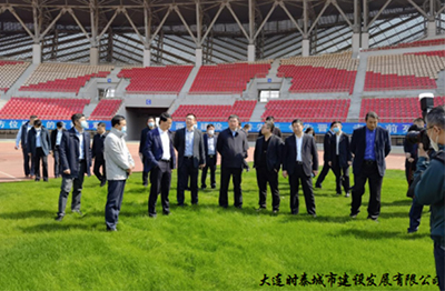為承辦好足球相關(guān)賽事 大連普灣體育場(chǎng)、大連市青少年足球訓(xùn)練基地 積極進(jìn)行升級(jí)改造工作
